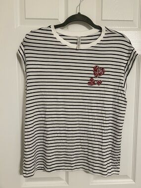 LC Couture Striped Short Sleeve Crew Neck Heart Embellished T-Shirt Size M